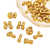 Breloques Lettres Alphabet Personnalisées en Gros OEM Acier Inoxydable Plaqué Or Pendentif Initiales A-Z Bijoux de Mode DIY Usine