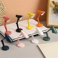 Cadeau promotionnel en gros Articles et accessoires de décoration intérieure Décoration de maison moderne sur mesure Mini aimant de réfrigérateur à lumière LED mignon