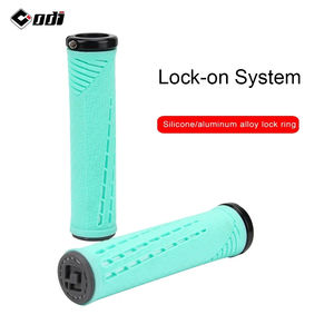 OEM ODI CF silicona <span class=keywords><strong>bicicleta</strong></span> puños fibra de <span class=keywords><strong>carbono</strong></span> reforzada MTB Lock-on manillar cubierta al por mayor BMX antideslizante Lock-on - Product Image 4