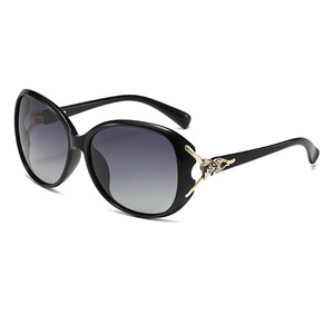 Gafas de Sol Polarizadas para Mujer, Protección UV400, Montura Completa de PC, Lentes TAC, Diseño de Cabeza de Zorro con Pedrería, para Conducir al Aire Libre - Product Image 5