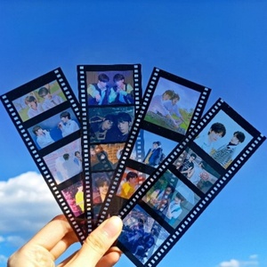 Marque-page Kpop en PVC transparent personnalisé, réutilisable, avec motif <span class=keywords><strong>de</strong></span> dessin animé, pour film photographique, fabriqué en usine - Product Image 1