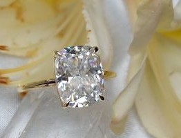 Bague de fiançailles en moissanite taille coussin, Bague de fiançailles avec halo caché, Solitaire taille coussin, Coussin en or massif, Bague de demande en mariage. - Product Image 5