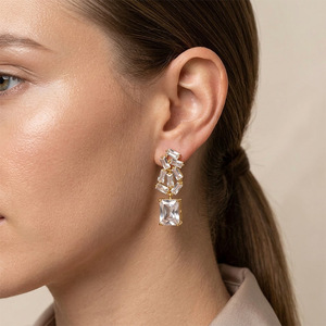 Pendientes de Cristal con Baño de Oro, Diseño Irregular en Forma de Lágrima, Joyería para Mujer, Primavera 2026 EDB-082 - Product Image 1