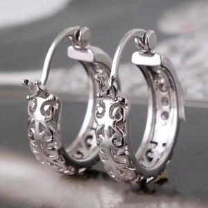 Orecchini a Cerchio Vintage per Donne, Accessori per Orecchie Semplici e alla Moda per Uso Quotidiano, Outfit Casual e Regalo - Product Image 2