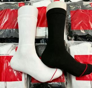 Chaussettes de sport mi-mollet en coton peigné ultra-doux avec semelle coussinée et fond éponge, chaussettes athlétiques de performance - Product Image 1