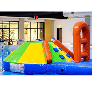 Pista de Obstáculos Inflable Comercial para Piscinas, Atracción Acuática con Forma de Tiburón para Parques Acuáticos - Product Image 5