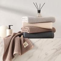 Toalla de Baño Grande de Algodón Orgánico con Tejido Waffle, Personalizable con Logotipo, de Secado Rápido y Súper Absorbente, para Hotel, Spa y Hogar, Marca Tavelya, Venta al Por Mayor OEM