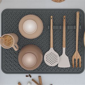 Kitchen Silicone Drain Mat Rectangle Non-Slip Heat Insulation Mat For Cooking Utensils Storage - Product Image 2