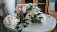 Bouquet de roses géantes en soie ivoire à 14 têtes, 65 cm, idéal pour centres de table, décoration d'hôtels, boutiques, bibliothèques, bureaux, halls, maisons et mariages - Vente chaude