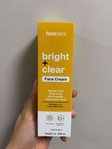 Crème <span class=keywords><strong>Visage</strong></span> Hydratante Éclaircissante 75ml à l'Acide Kojique et à l'Acide Tranexamique pour Femmes – Élimine les Taches Brunes - Product Image 6