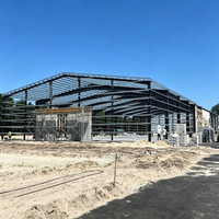 Structure en acier pour terrain de pickleball intérieur, configuration 4 terrains, certifiée AISC, retour sur investissement rapide, directement de l'usine