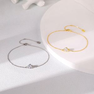 Pulsera Dylam con baño de oro de 18 quilates, triángulo con circonita cúbica 5A, pulsera de diamantes solitarios, pulseras minimalistas para damas de honor, pulseras para mujer - Product Image 4