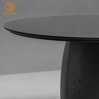Table de dessus en bois italien de qualité supérieure, pieds en chêne faits à la main, centre de table classique confortable pour cour formelle