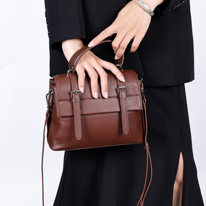 Venta al por mayor de cuero genuino para mujer, bolsos de mano con logotipo personalizado, bolso de hombro tipo bandolera para mujer, bolso de mensajero de moda de lujo para mujer - Product Image 3