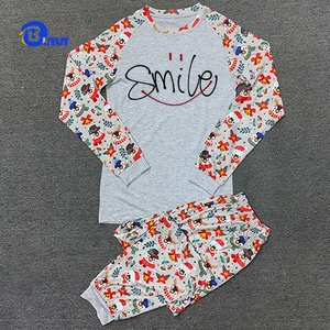 Pijamas de Natal Personalizados para Família, Camisetas e Calças para Casais, Design de Cores Coordenadas, Roupas de Dormir Macias e Respiráveis - Product Image 2