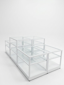 Exhibidor Moderno Independiente con Varias Estantes de Vidrio para Promoción, Exhibidor de Supermercado, Fabricación en Vietnam, para Supermercados y Tiendas Minoristas - Product Image 2