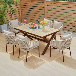 Ensemble de salle à manger d'extérieur, table en aluminium et chaises en rotin, plateau de table en WPC, mobilier de jardin pour hôtels et parcs - Product Image 1