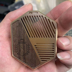 น้ำหอมปรับอากาศแบบแขวนติดแผงหน้าปัดหรูหราสำหรับรถยนต์ทำจากไม้อีวีเอไม้ทรงมงกุฎออกแบบได้ตามต้องการ - Product Image 4