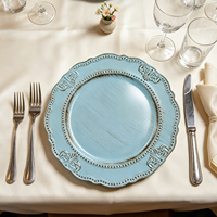 Assiette de présentation en plastique PP durable, style européen vintage vieilli, motif personnalisé cœur bleu, bord floral gaufré