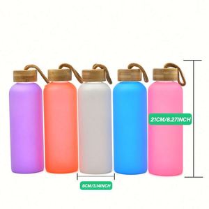 Botellas de agua de vidrio de borosilicato de 20 oz, esmeriladas, multicolor, para sublimación, con tapa de bambú y cuerda. - Product Image 3