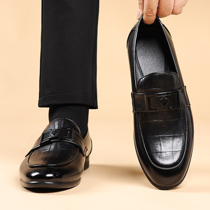 Mocassins pour hommes à bout rond, à enfiler, avec doublure en maille respirante, semelle extérieure en caoutchouc, décoration à boucle, couleur unie, chaussures de conduite - Product Image 4