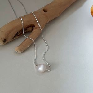 Collar de plata de ley S925 Yinruitai con perla natural de agua dulce y diseño de espina de serpiente para mujer, collar de lujo con una sola perla. - Product Image 2