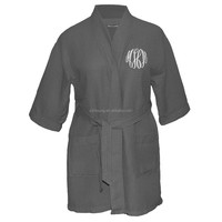 Peignoir léger et respirant pour femme, col en V, séchage rapide, longueur genou, en tissu gaufré, avec logo brodé personnalisé