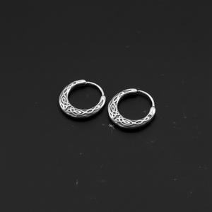 Pendientes de Aro para Hombre, Acero Inoxidable 316L, Hipoalergénicos, con Nudo Celta Grabado, Estilo Vintage Vikingo Punk Gótico, para Regalo - Product Image 1