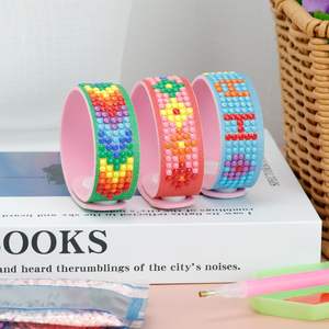 Kit di Braccialetti con Diamanti 5D, 6 Pezzi, Set Fai-da-Te per Creazione di Gioielli e Arte per Bambine - Product Image 5