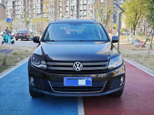 Volkswagen <span class=keywords><strong>Tiguan</strong></span> 2016, SUV de Lujo 300TSI, 1.8T Turbo, Techo Panorámico, Asientos de Cuero, Espacioso y Bien Equipado - Product Image 2