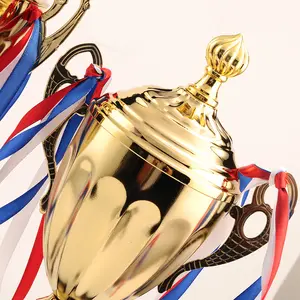 الاتحاد الأوروبي بالجملة حجم كبير مخصص رقائق الذهب شعار الجوائز الرياضية رخيصة الكأس المعدنية