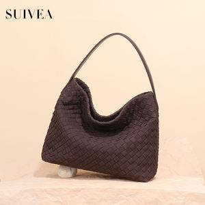 Nouveau sac fourre-tout texturé, sac à main vintage tissé à la main, sac à main minimaliste, sac à bandoulière chic sans effort pour femmes - Product Image 4