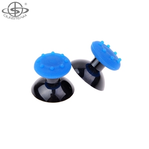Disponibles 2 pièces <span class=keywords><strong>de</strong></span> protections en silicone avec points antidérapants 3D pour manettes PS3, PS4, <span class=keywords><strong>PS5</strong></span> et Xbox Series - Product Image 3