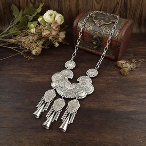 Collar con Cierre de Mariposa Plateado Estilo Miao, Collar Étnico Bohemio <span class=keywords><strong>Hmong</strong></span> con Borlas y Conos para Mujer - Product Image 1