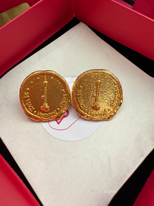 Pendientes colgantes de lujo con textura vintage, diseño de columna y moneda, estilo parisino, de nicho y llamativos - Product Image 1