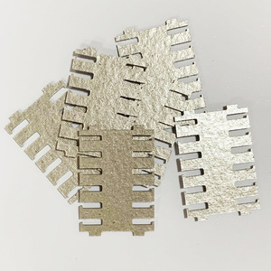 Lámina de Aislamiento de Mica Resistente a Altas Temperaturas, Color Gris Plateado Natural, para Piezas de Equipos de Calefacción - Product Image 1