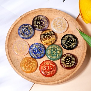 <span class=keywords><strong>Pierre</strong></span> <span class=keywords><strong>de</strong></span> paume en cristal naturel <span class=keywords><strong>de</strong></span> 25 mm gravée OUI/NOU, pour <span class=keywords><strong>la</strong></span> divination, <span class=keywords><strong>la</strong></span> prise <span class=keywords><strong>de</strong></span> décision, <span class=keywords><strong>la</strong></span> réflexion et <span class=keywords><strong>la</strong></span> guérison, <span class=keywords><strong>pierre</strong></span> <span class=keywords><strong>de</strong></span> poche - Product Image 1