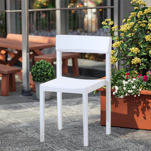 Venta al por mayor de muebles de fábrica moderno Patio Jardín Plástico Restaurante Café Silla Apilable Blanco PP Resina Plástico Silla al aire libre - Product Image 1