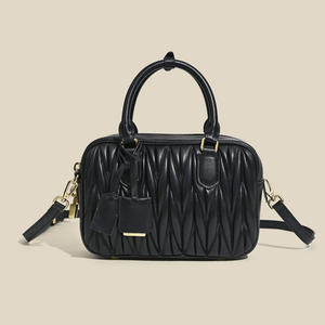 Nouveau Sac à Main Plissé en Peau de Mouton Tendance pour Femme, Sac Boston de Luxe Niche, Sac Bandoulière Populaire - Product Image 4