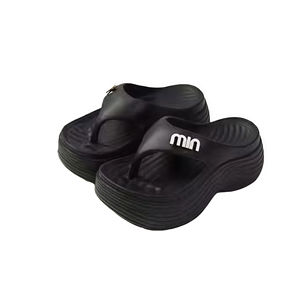 รองเท้าแตะส้นเตารีดแบบหนา แฟชั่นสุดฮิต ไม่ลื่น ดีไซน์แบบคนดัง กำลังเป็นที่นิยมในโลกออนไลน์ - Product Image 6