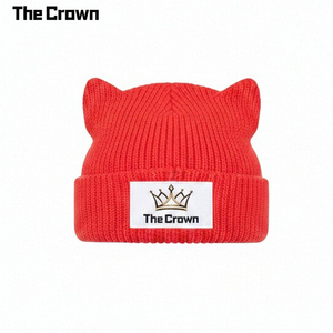 Gorro de punto grueso rojo con orejas de gato divertidas y logotipo personalizado, venta al por mayor, con parche cuadrado, fabricante - Product Image 2