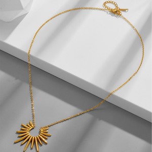Cadena de clavícula abierta de acero de titanio Retro americano europeo nueva moda collar con colgante de girasol creativo geométrico - Product Image 2
