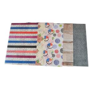 Rollos de Tela No Tejida de Polipropileno Laminado Impreso, Impermeables, para Bolsas de Mano y Tapetes de Picnic, Disponibles en Stock de Fábrica, OEM - Product Image 3