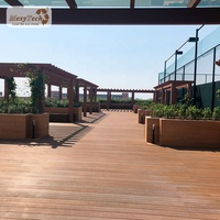 Planche de terrasse composite WPC moderne, brossée, imperméable, à grain de bois Ipe, ignifuge, co-extrudée, pour piscine extérieure