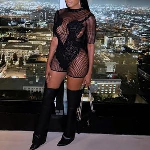 VOIKERDR Combinaison noire en maille pour femme, body sexy ajouré transparent, tenue de soirée - Product Image 2