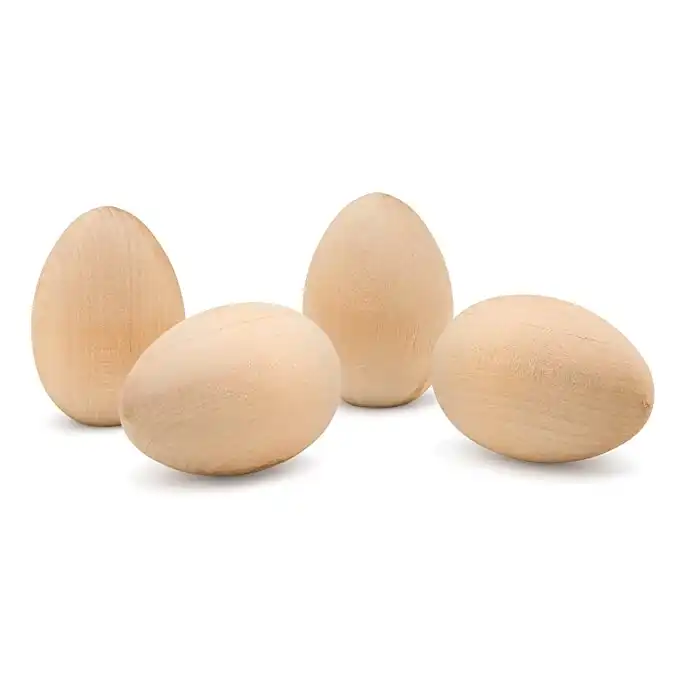 부활절을위한 미완성 된 나무 계란 부드러운 공예 계란 및 페인트 및 장식 준비 표시