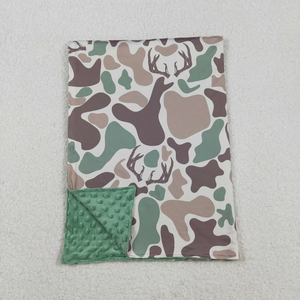 Manta de Camuflaje para Bebé Recién Nacido con Diseño de Alce - Product Image 1