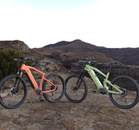 Pneu 26 pouces 1000W 48V 14AH Batterie au lithium en alliage d'aluminium Central Mid Drive Dirt Hunting Electric Mountain Bike Suspension complète