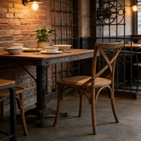 Chaise de banquet empilable en bois massif à dossier croisé pour restaurant et hôtel, vente en gros