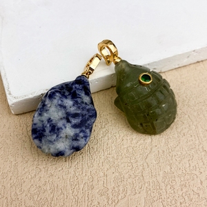 Ciondolo in <span class=keywords><strong>Pietra</strong></span> Naturale all'Ingrosso: Avventurina Verde, Cristallo Bianco, Placcato Oro, Ametista, Ciondolo a Forma di Pangolino, Collana Fai da Te, Gioielli con Gemme - Product Image 3